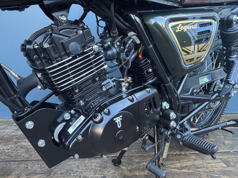 BIKE OF THE WEEK - Bluroc Legend 125cc Scrambler Motorcycle Mutt Bullit 125 