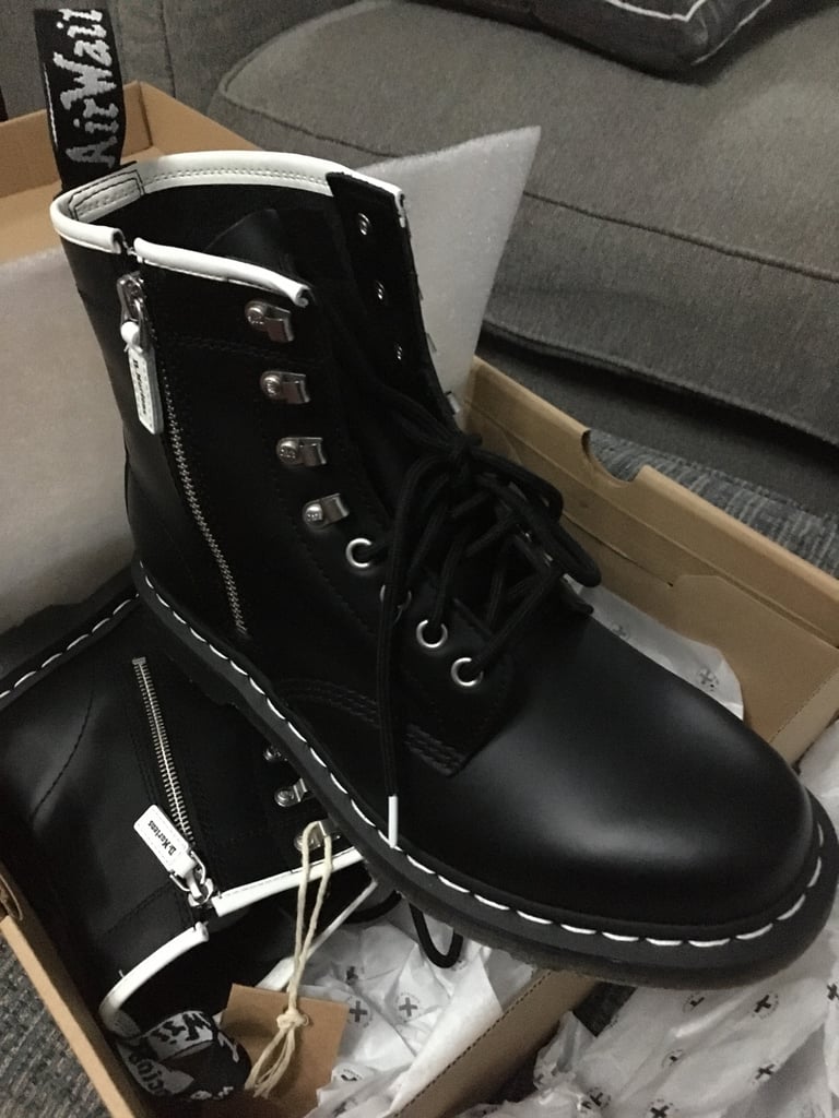 DR MARTENS BOOTS SIZE 8 