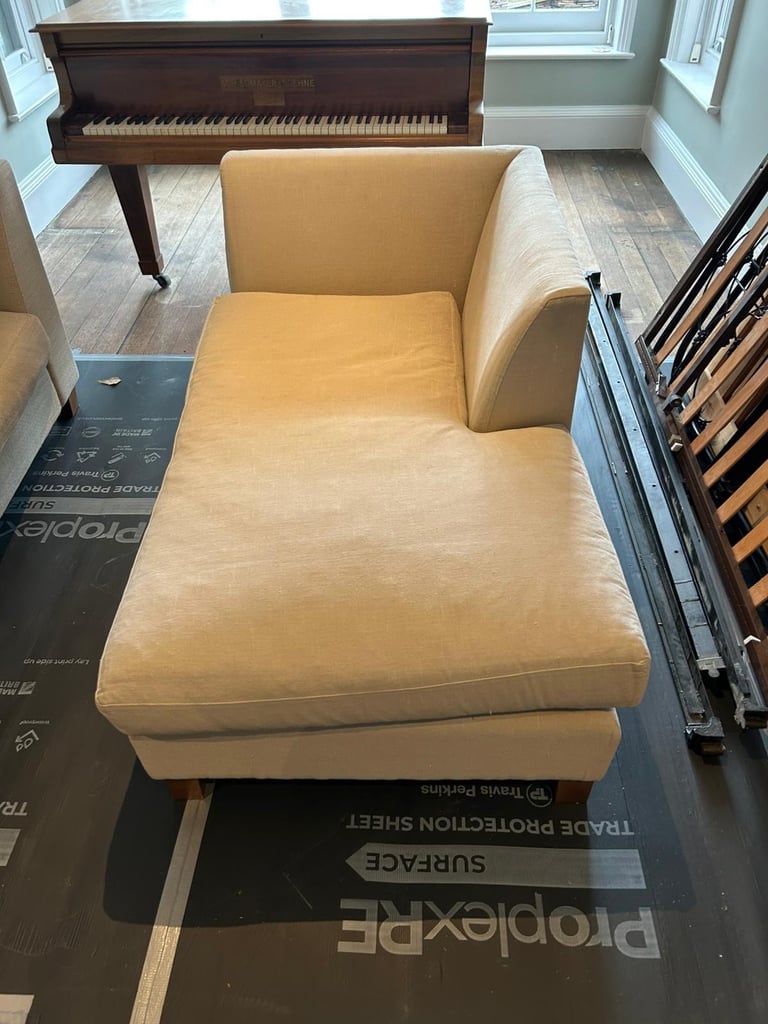 Chaise lounge