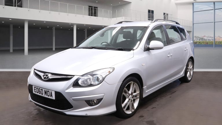 2010 60 HYUNDAI I30 1.6 CRDI PREMIUM ESTATE MANUAL SMART FAMILY CAR 