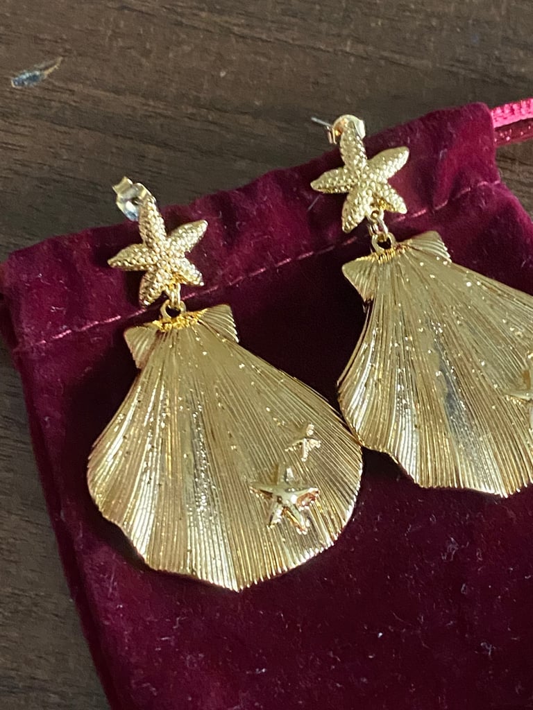 Gold plated shell earrings 