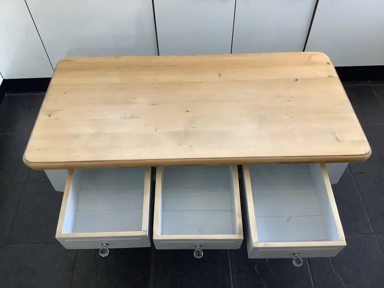 Coffee Table - 3 Drawers with Crystal Handles 