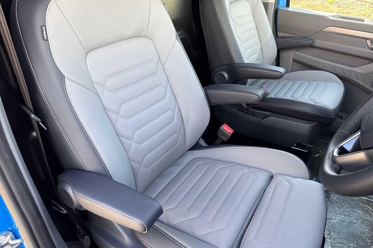 2025 Volkswagen Transporter T32 Panel Van Commerce Pro SWB 170 PS 2.0 TDI 8sp Automatic Van DIESE...