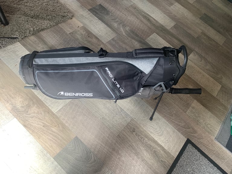 image for Set of golf clubs with new Benross stand bag