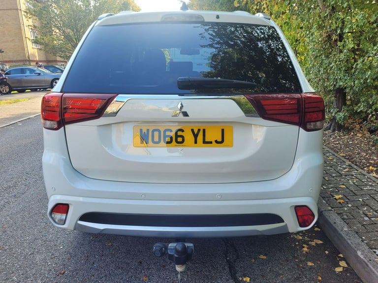  Mitsubishi Outlander 2.0h 12kWh GX3h CVT 4WD Euro 6 (s/s) 5dr Petrol/Electric Hybrid Automatic