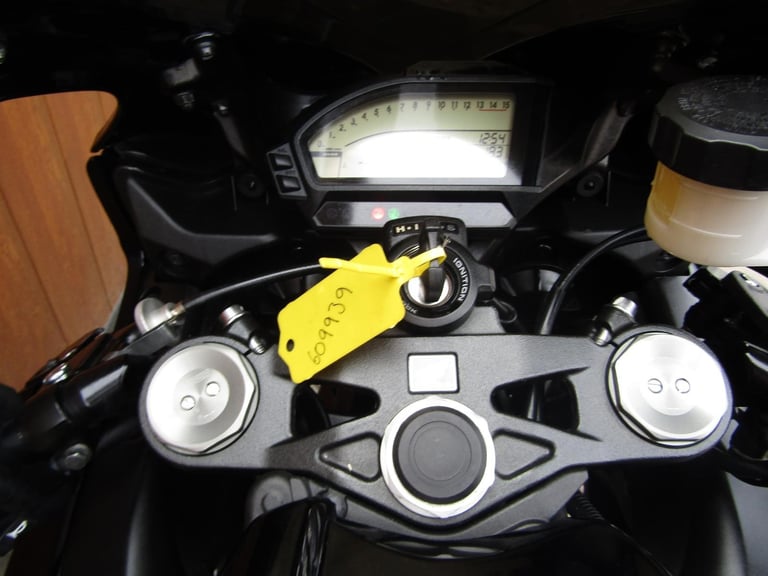 HONDA CBR 1000 RR *2017 * MODEL * AMAZING CONDITION * 9300 MILES *
