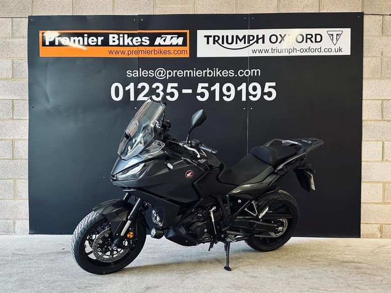 STUNNING ONE OWNER 2023/23 HONDA NT1100 MOTORCYCLE 