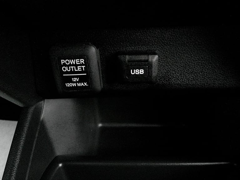 HONDA JAZZ 1.4 i-VTEC ES Plus 2014