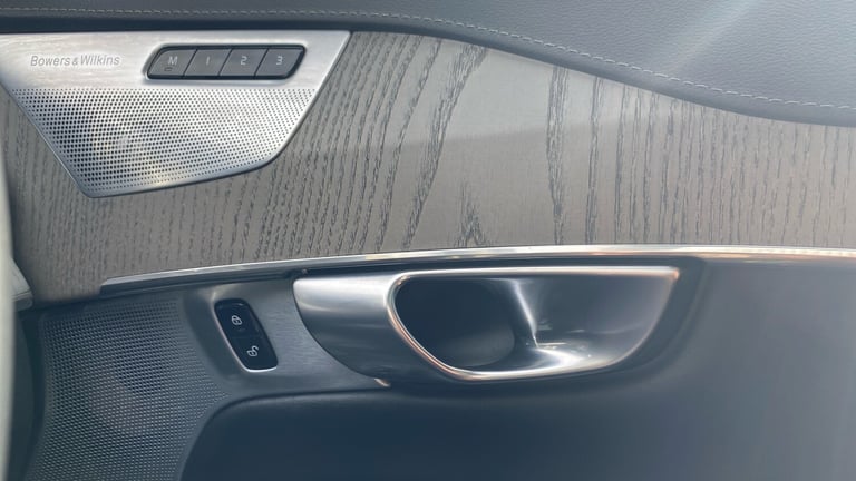 2024 Volvo XC90 2.0 T8 PHEV Ultra Dark 5dr AWD Geartronic Estate Estate Hybrid Automatic