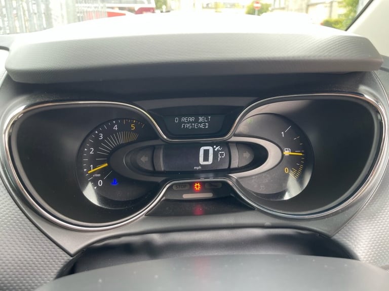 2014 Renault Captur 1.5 dCi Dynamique S MediaNav SUV 5dr Diesel EDC Euro 5 (90 ps) HATCHBACK Dies...