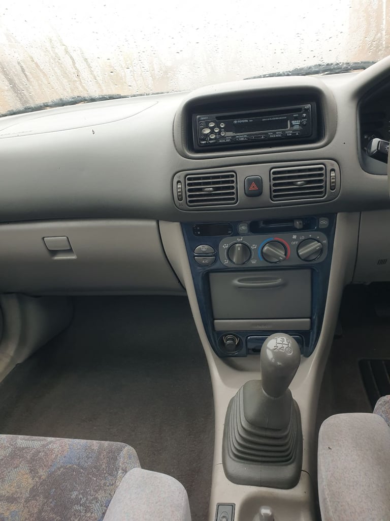 Toyota, COROLLA, Hatchback, 1998, Manual, 1587 (cc), 5 doors