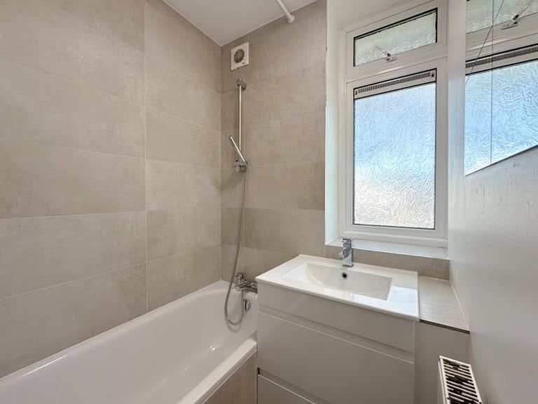 Double Room for Rent in South Hampstead Station✔️✔️