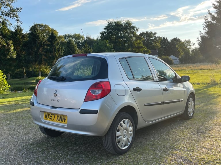 2007 Renault Clio 1.4 16V Expression 5dr * ULEZ FREE * DELIVERY AVAILABLE *  HATCHBACK Petrol Manual