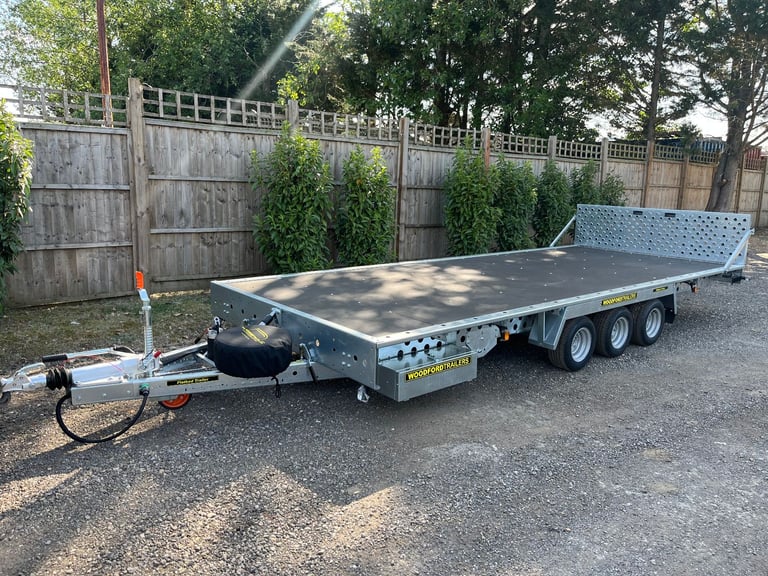 New Woodford Flatbed 18' x 7'3 (5.5 x 2.22m) Tilt Car Trailer Transporter 3500KG
