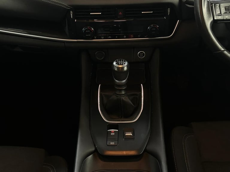 2022 Nissan Qashqai 1.3 DIG-T MHEV N-Connecta Euro 6 (s/s) 5dr HATCHBACK Petrol/Electric Hybrid M...