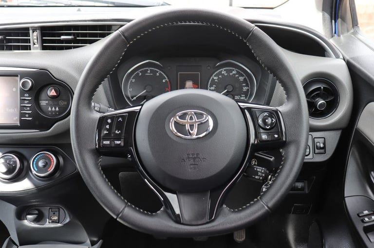 2019 Toyota Yaris 1.5 VVT-i Icon Tech 5dr HATCHBACK PETROL Manual