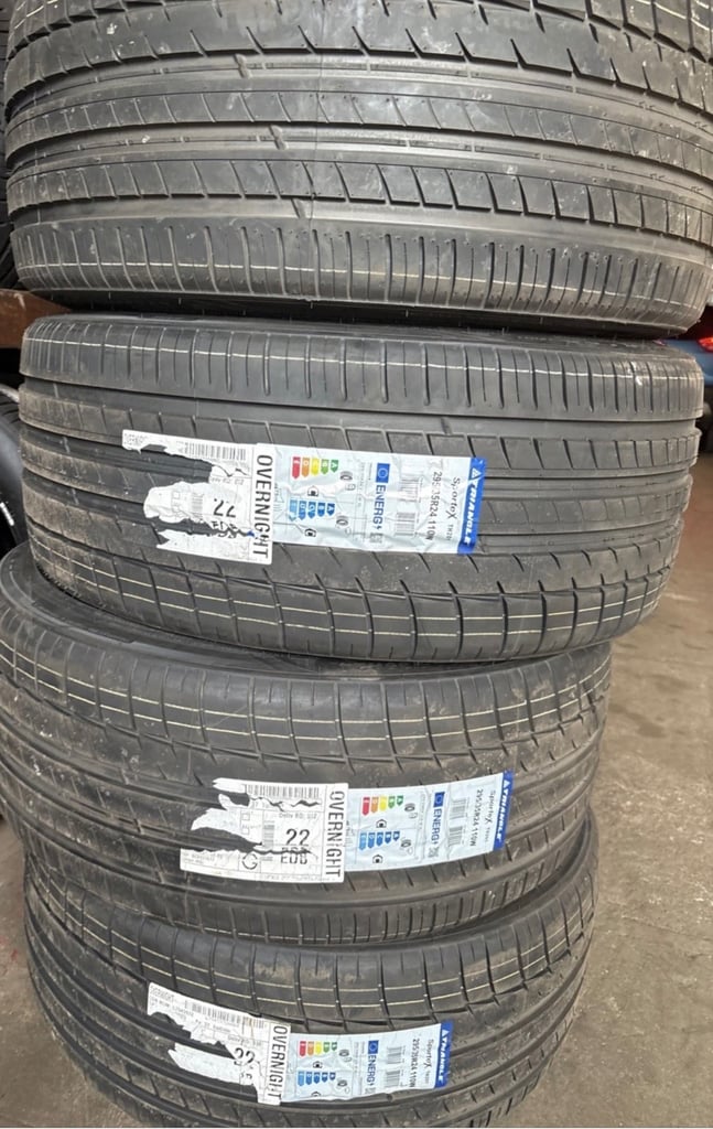 image for 4x 295/35/24 Triangle Sportex 110w XL