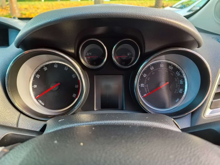 2015 Vauxhall Mokka 1.4 Mokka SE T Auto 5dr SUV Petrol Automatic