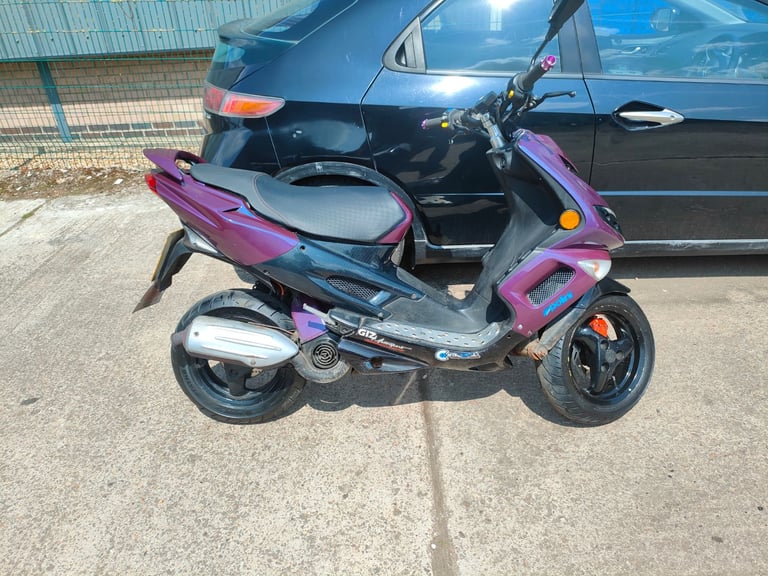 Peugeot, SPEEDFIGHT, 2005, 49 (cc)