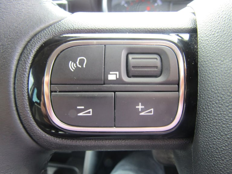 2021 Citroen C3 Aircross 1.2 PureTech 110 Shine 5dr - 1 Owner / Sat Nav Hatchback Petrol Manual