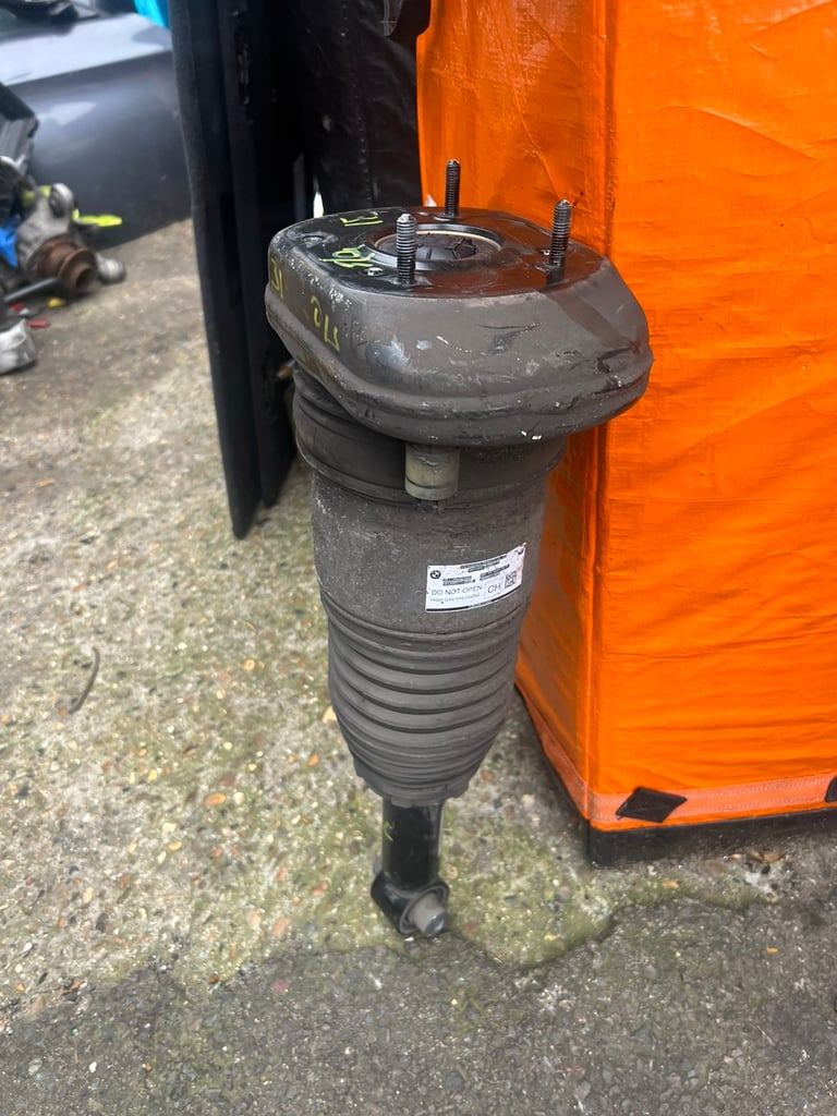 BMW 5 SERIES  2018 G31 M-SPORT driver side rear  Air SHOCK ABSORBER   