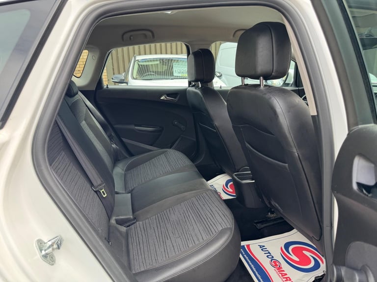 2014 Vauxhall Astra 1.4 16v Excite Euro 5 5dr HATCHBACK Petrol Manual