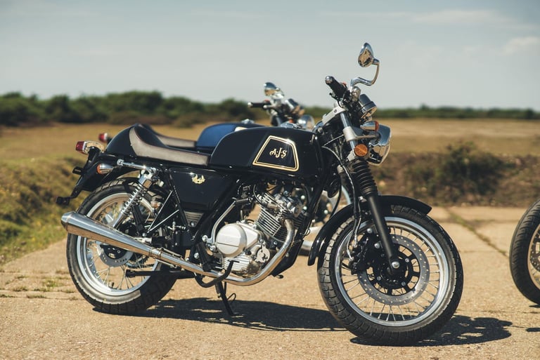 AJS cadwell 125cc retro 125 motorcycle learner modern classic cafe racer