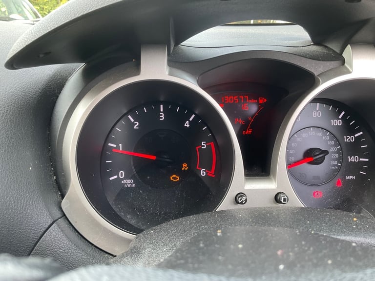 2011 Renault Laguna 2.0 dCi 150 Dynamique TomTom 5dr HATCHBACK Diesel Manual