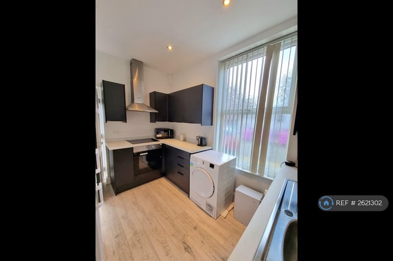 2 bedroom flat in Alderson Road, Liverpool, L15 (2 bed) (#2621302)