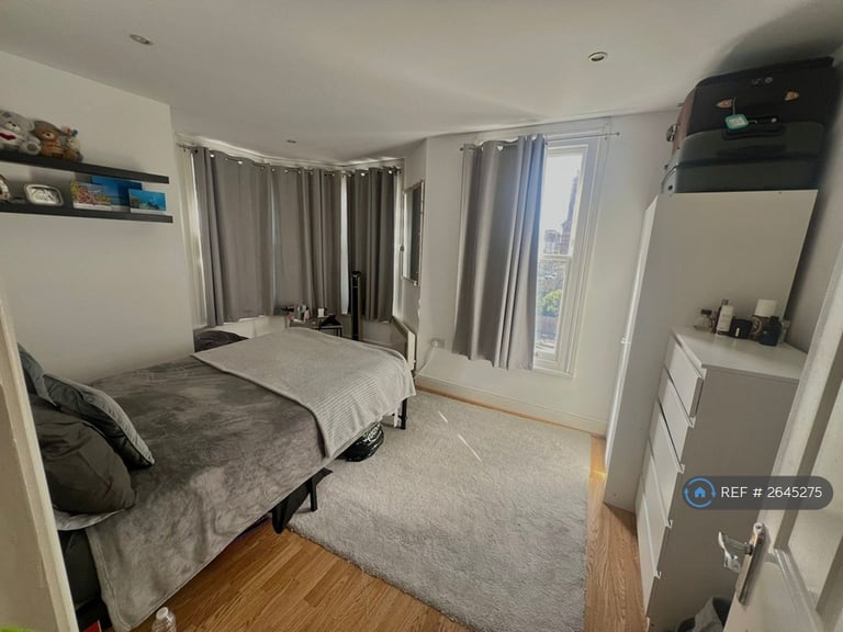 1 bedroom flat in Wavertree Road, London, SW2 (1 bed) (#2645275)