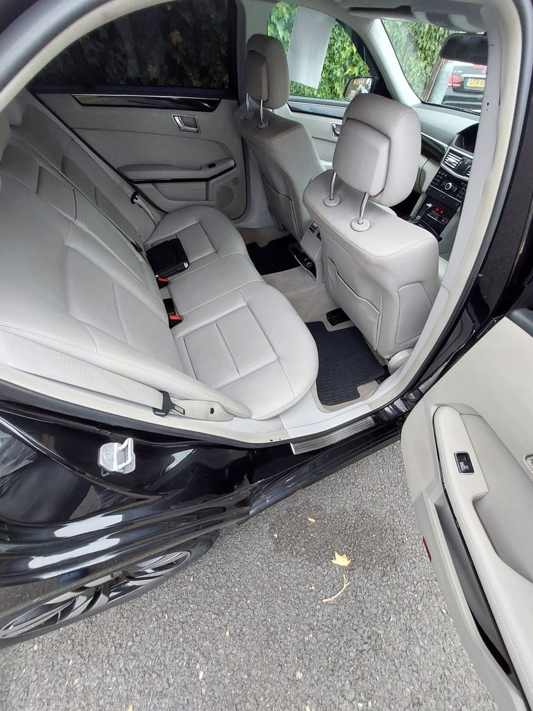 Mercedes-Benz, E CLASS, Saloon, 2011, Semi-Auto, 2143 (cc), 4 doors