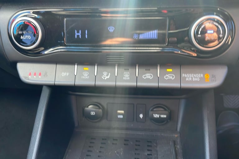  Hyundai Kona 1.0 T Gdi Mhev Premium Suv 5dr Petrol Hybrid Manual Euro 6 s/s