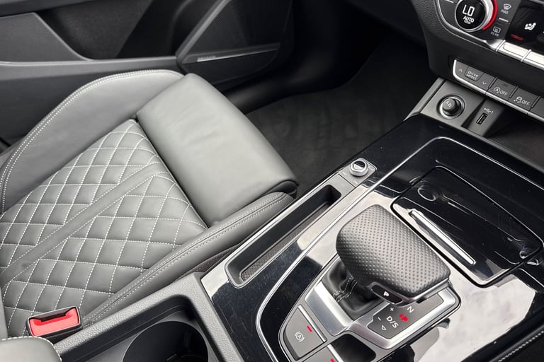 2022 Audi Q5 Edition 1 40 TDI quattro 204 PS S tronic SUV DIESEL Automatic