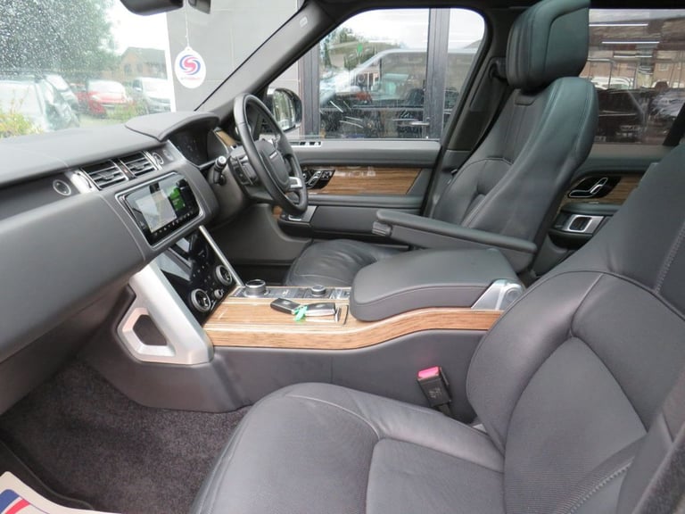 2019 Land Rover Range Rover 3.0 SD V6 Vogue SE SUV 5dr Diesel Auto 4WD Euro 6 (s/s) (275 ps) ESTA...