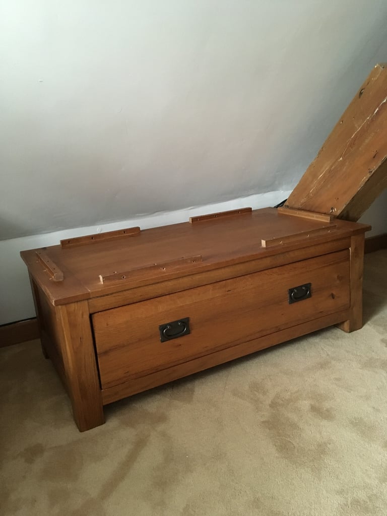 Beautiful solid Oak Furniture Land rustic double wardrobe & large deep drawer EXCELLENT CONDITION 
