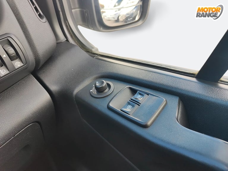 2020 Renault Trafic SH30 ENERGY dCi 145 High Roof Business+ Van Panel Van DIESEL Manual