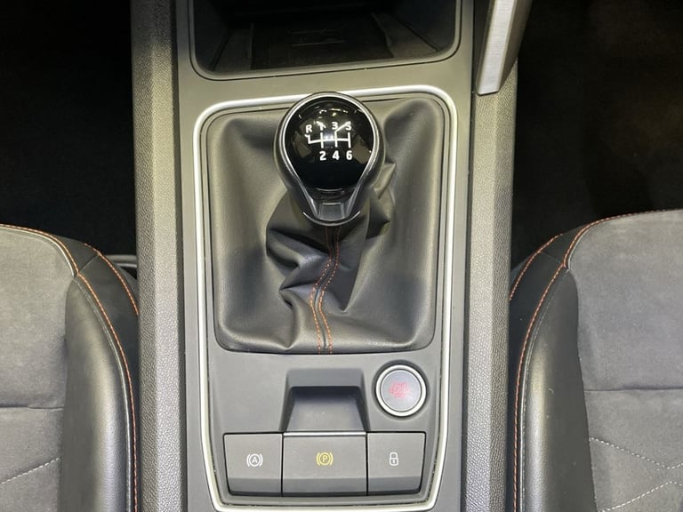 2022 72 SEAT LEON 1.5 TSI EVO FR SPORT HATCHBACK 5DR PETROL MANUAL EURO 6 (S/S) 