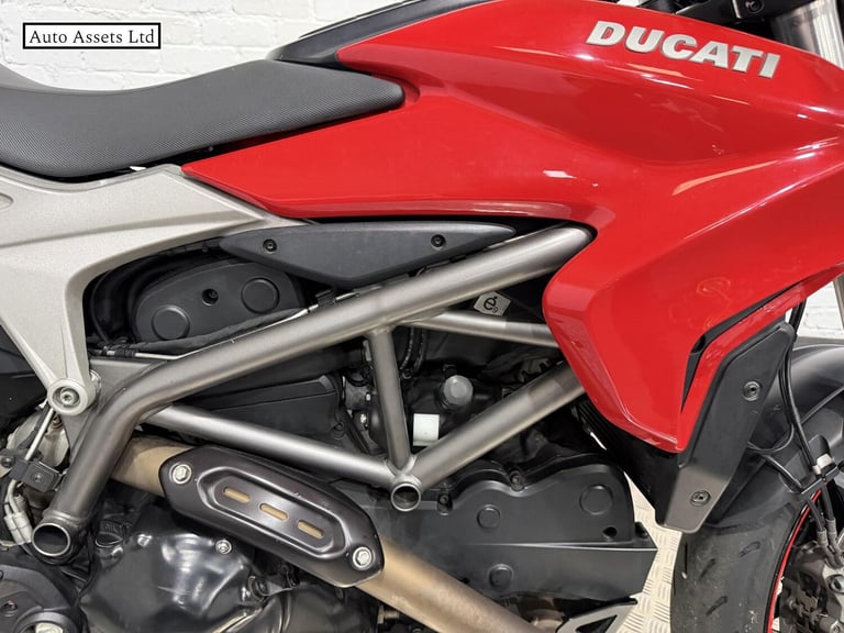 2014 Ducati Hyperstrada 821 821 Naked Petrol Manual Euro 3 (104 ps) Naked Petrol Manual