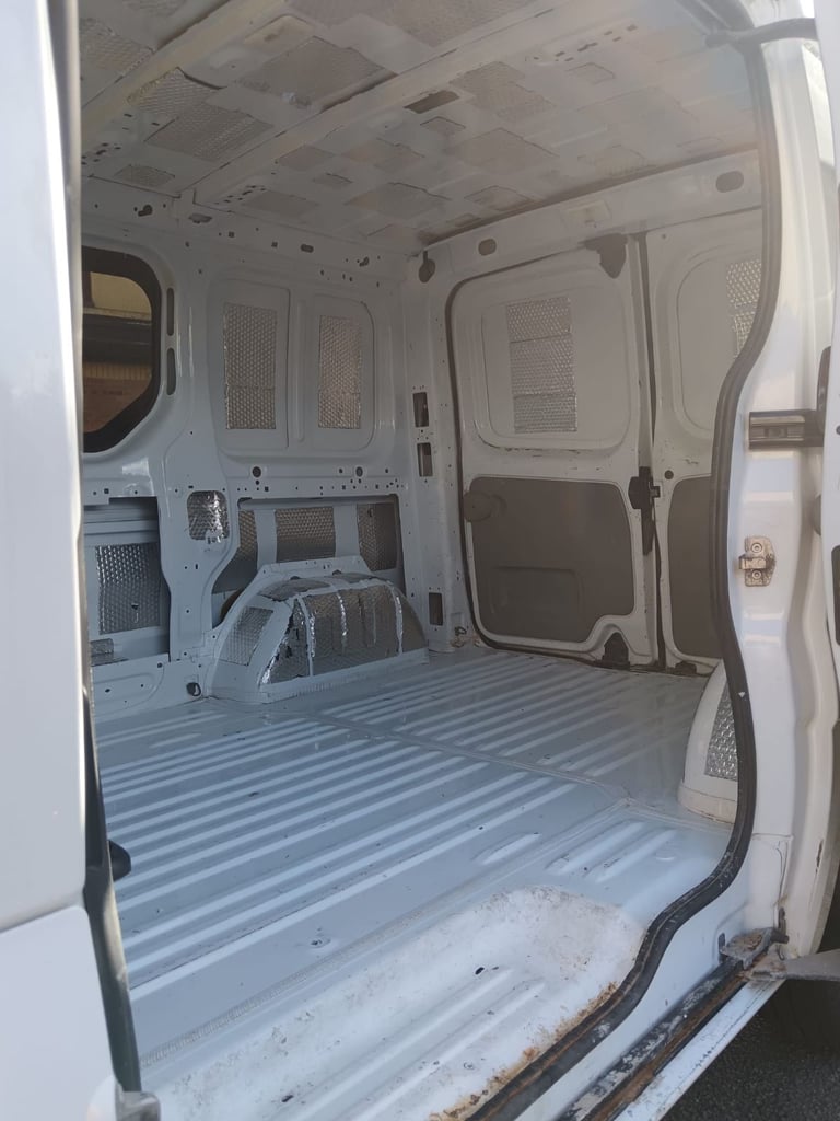 2013 Vauxhal Vivaro: Reluctant sale of my favourite van