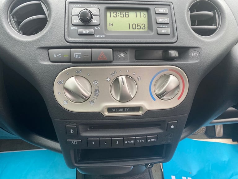 2004 Toyota Yaris 1.3 VVT-i T Spirit 3dr Auto HATCHBACK Petrol Automatic