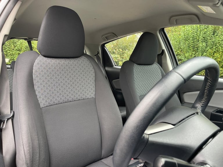 2015 Toyota Yaris 1.33 VVT-i Icon 5dr HATCHBACK Petrol Manual