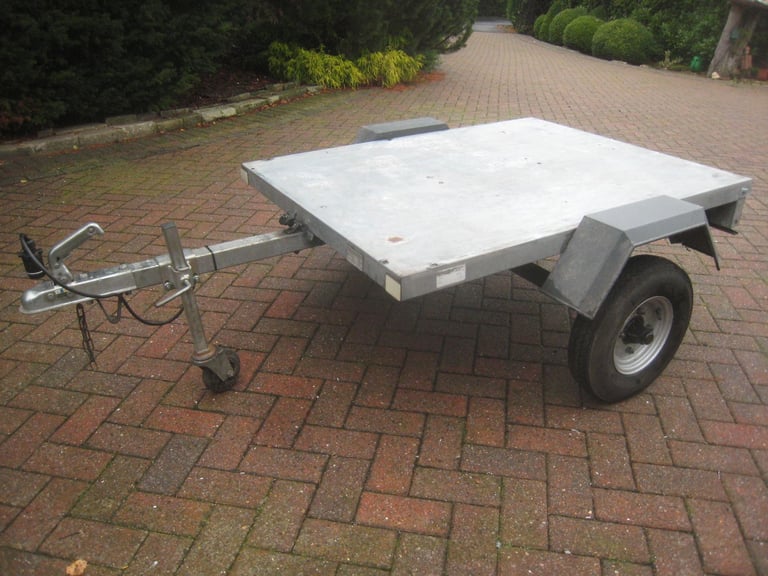 Erde 122 flatbed trailer.