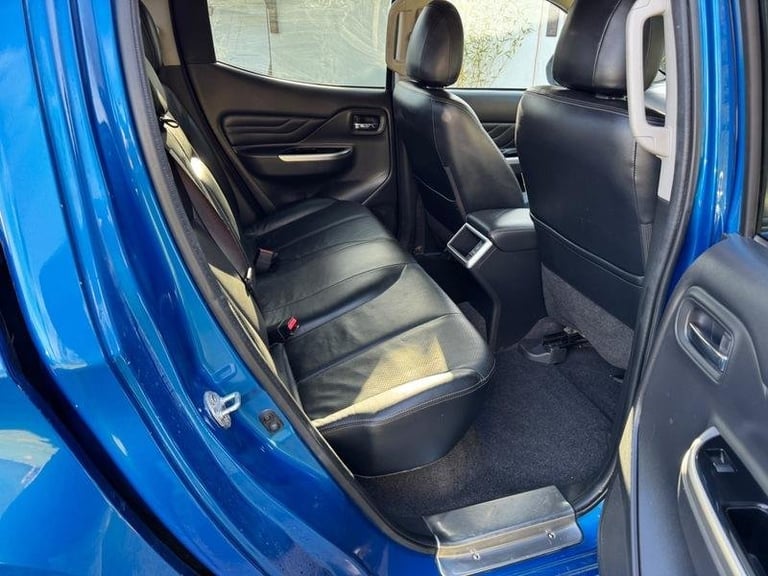 MITSUBISHI L200 2.2 DI-D DC Barbarian 4WD Euro 6 (s/s) 4dr Blue Manual Diesel 20