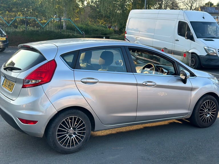 2009 Ford Fiesta 1.4 Zetec 5dr HATCHBACK Petrol Manual