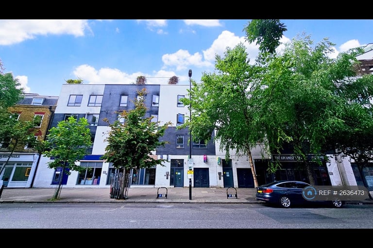 image for 3 bedroom flat in Saskia House, Shoreditch, E2 (3 bed) (#2636473)