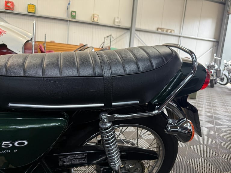 Allen Millyard Build – 1977 KAWASAKI KH550 four, classic two stoke, outstanding