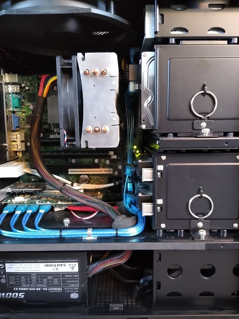 Quiet Server, Core 2 Quad, 4GB RAM, 4x HDD (3TB total)
