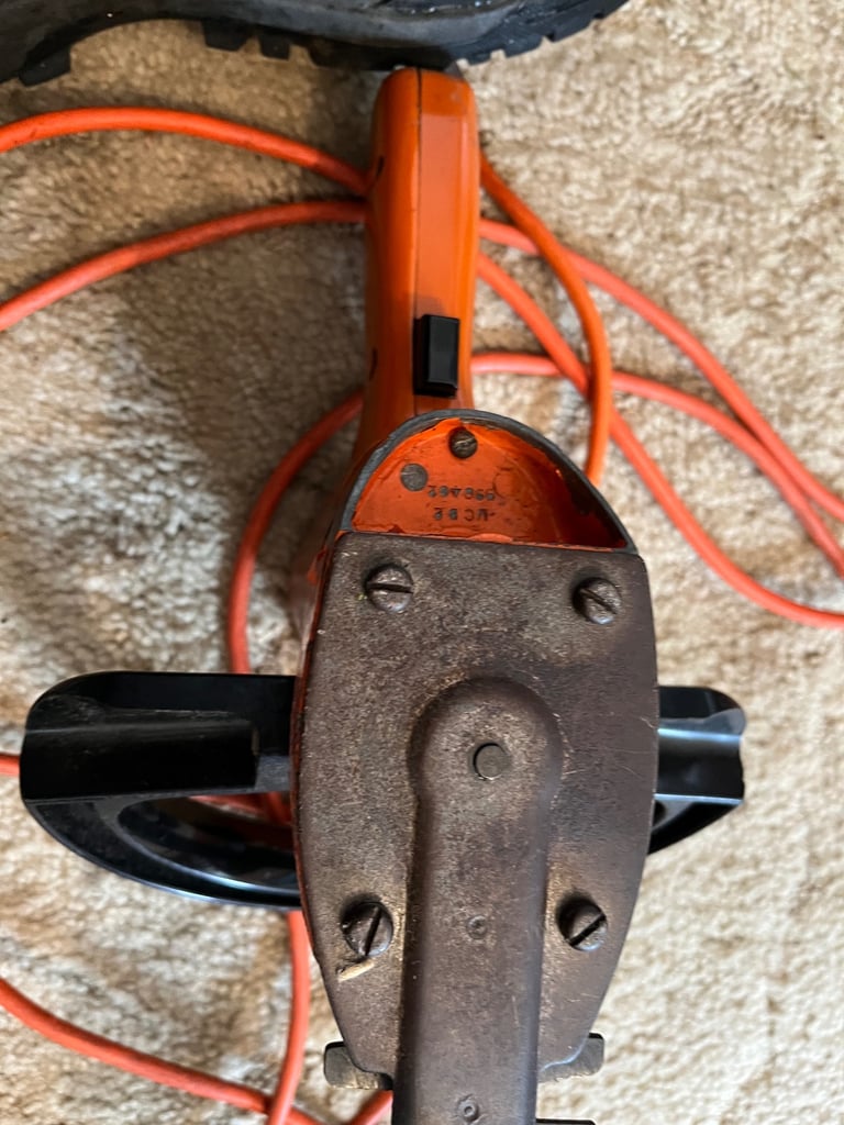 Black & Decker Hedge Trimmer