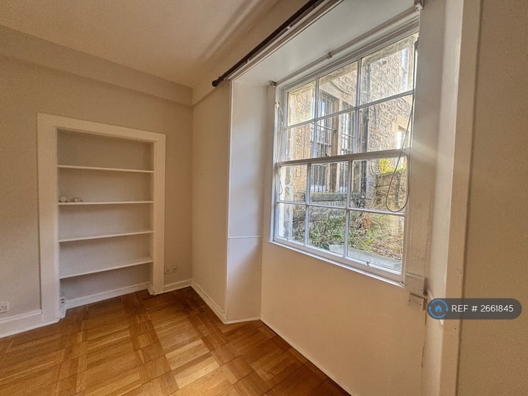 2 bedroom flat in Inverleith Terrace, Edinburgh, EH3 (2 bed) (#2661845)