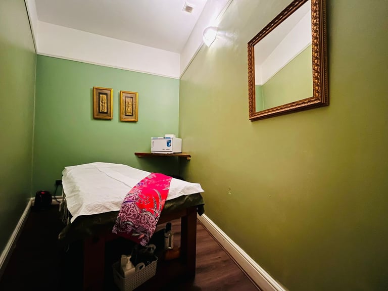Beauty Treatment Room For Rent 
